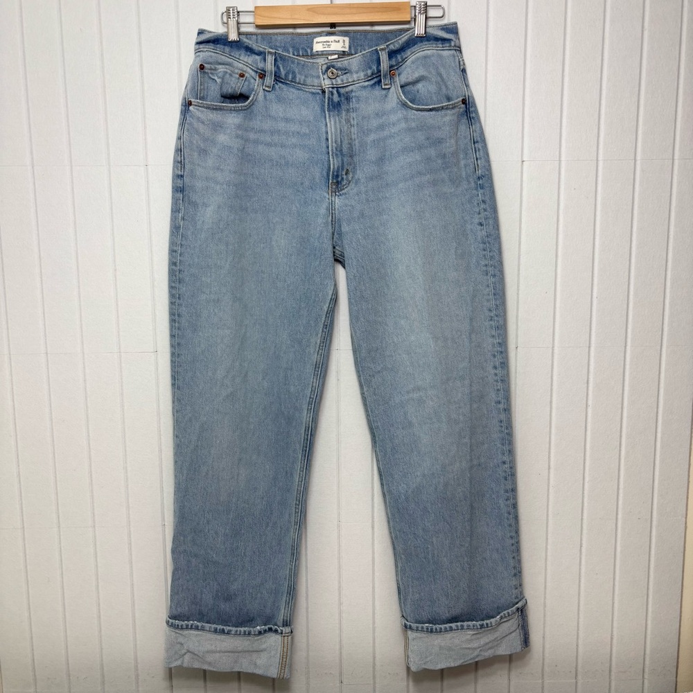 Abercrombie & Fitch The Baggy Low Rise Light Blue Jeans‎ Size 29/8R